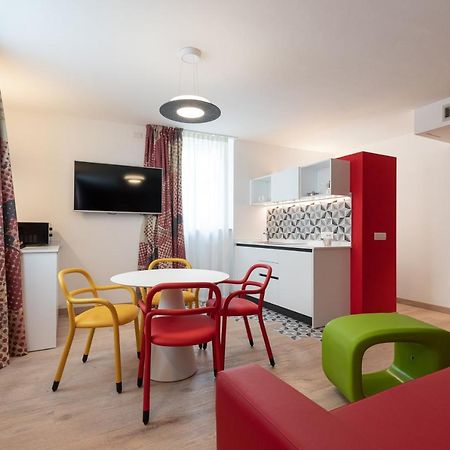 Lillil - Popping Holiday Riva del Garda Extérieur photo